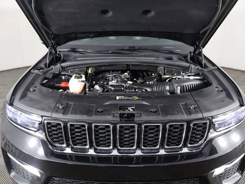 Used 2023 Jeep Grand Cherokee Limited AWD/4WD image 22