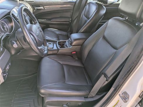 Used 2016 Chrysler 300 Limited image 11