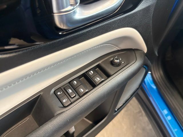 Used 2025 Jeep Compass Limited AWD/4WD image 17