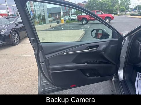 Used 2025 Toyota Camry SE FWD image 12