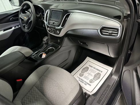 Used 2022 Chevrolet Equinox LS image 7