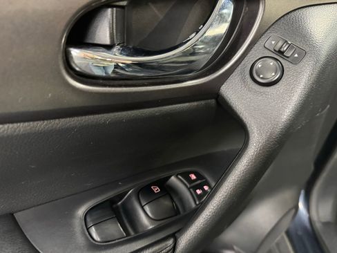 Used 2015 Nissan Rogue S image 22