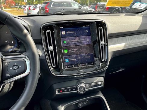 Certified 2023 Volvo XC40 B5 Plus w/ Driver Assist Package image 6