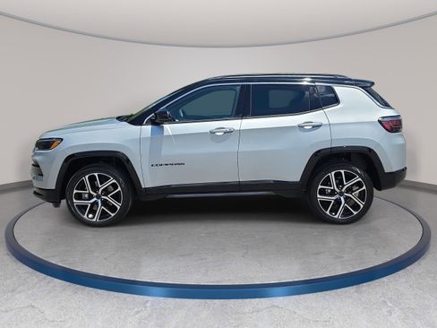 Used 2025 Jeep Compass Limited w/ Elite Group AWD/4WD image 9