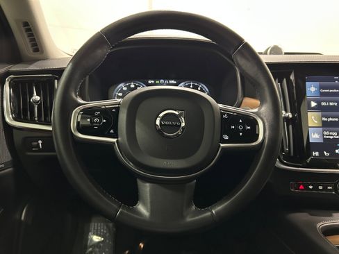 Used 2018 Volvo S90 T6 Inscription w/ Convenience Package image 11