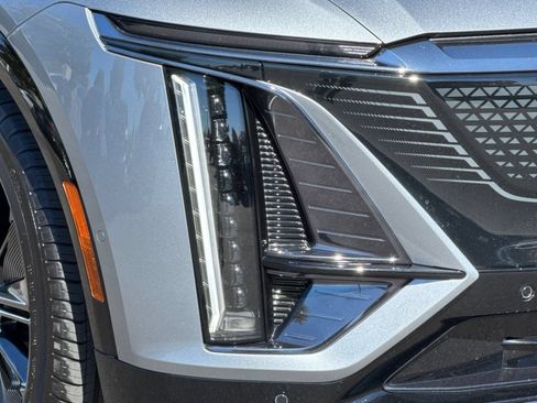 Certified 2024 Cadillac Lyriq Sport w/ LPO, Floor Liner Package AWD/4WD image 43