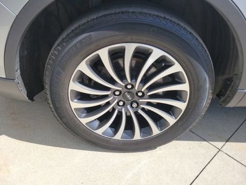 Certified 2023 Lincoln Aviator AWD w/ Premium Package image 13