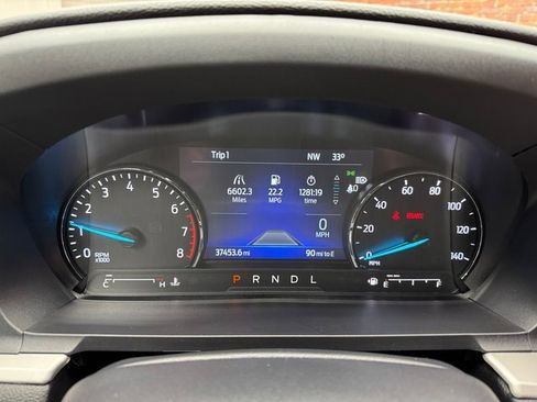 Used 2022 Ford Explorer XLT w/ Equipment Group 202A image 15