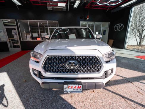 Used 2019 Toyota Tacoma TRD Off-Road image 6