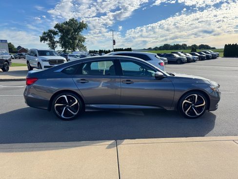 Used 2018 Honda Accord Sport image 9