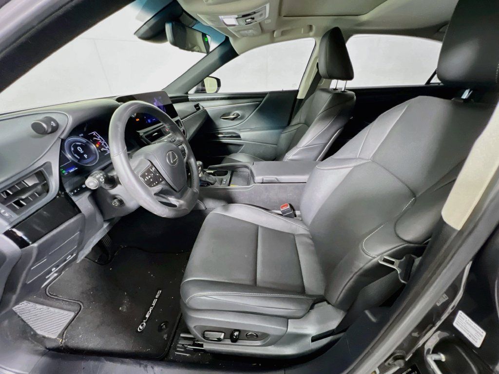 Used 2024 Lexus ES 300h w/ Premium Package FWD image 11