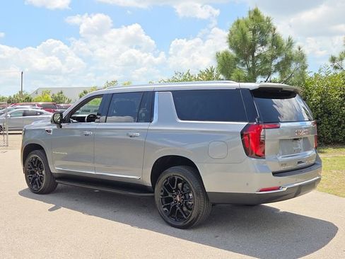 New 2026 GMC Yukon XL Elevation w/ Elevation Premium Package AWD/4WD image 3