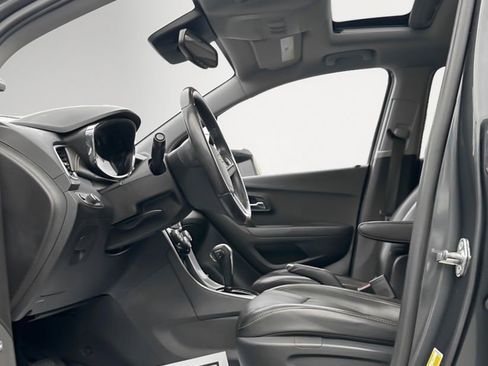 Used 2018 Chevrolet Trax Premier image 12