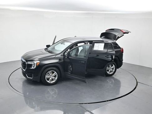 Used 2022 GMC Terrain SLE image 42