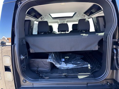 New 2026 Land Rover Defender 110 S AWD/4WD image 25