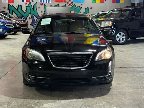 Used 2011 Chrysler 200 S image 2
