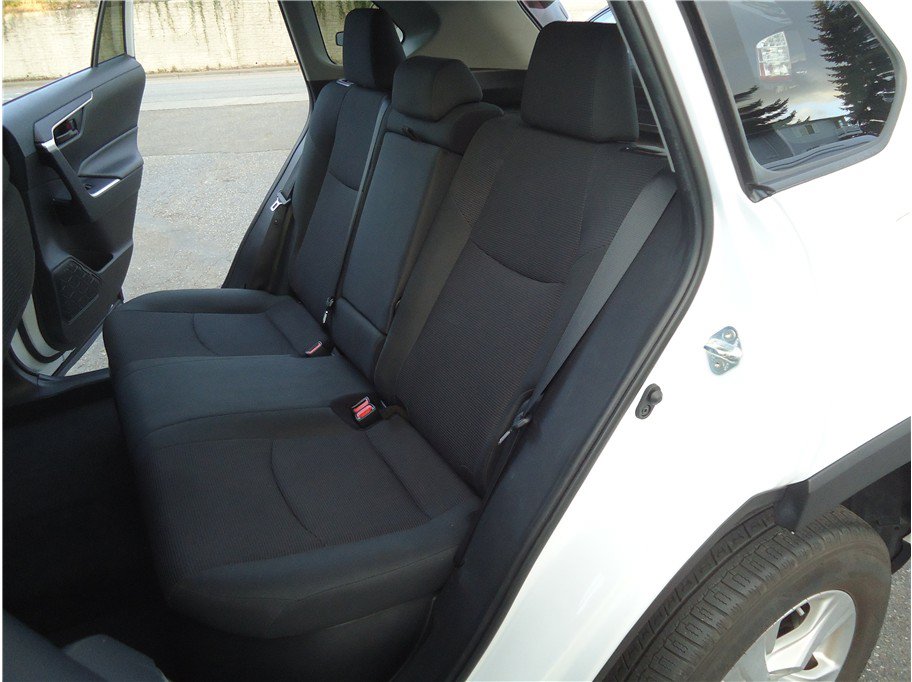 Used 2019 Toyota RAV4 LE w/ Carpet Mat Package AWD/4WD image 13