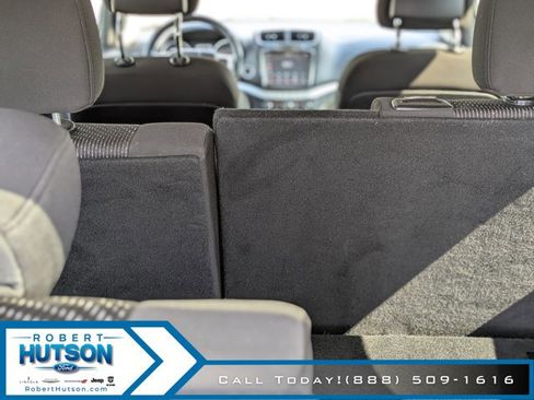 Used 2019 Dodge Journey SE w/ Premium Group image 12