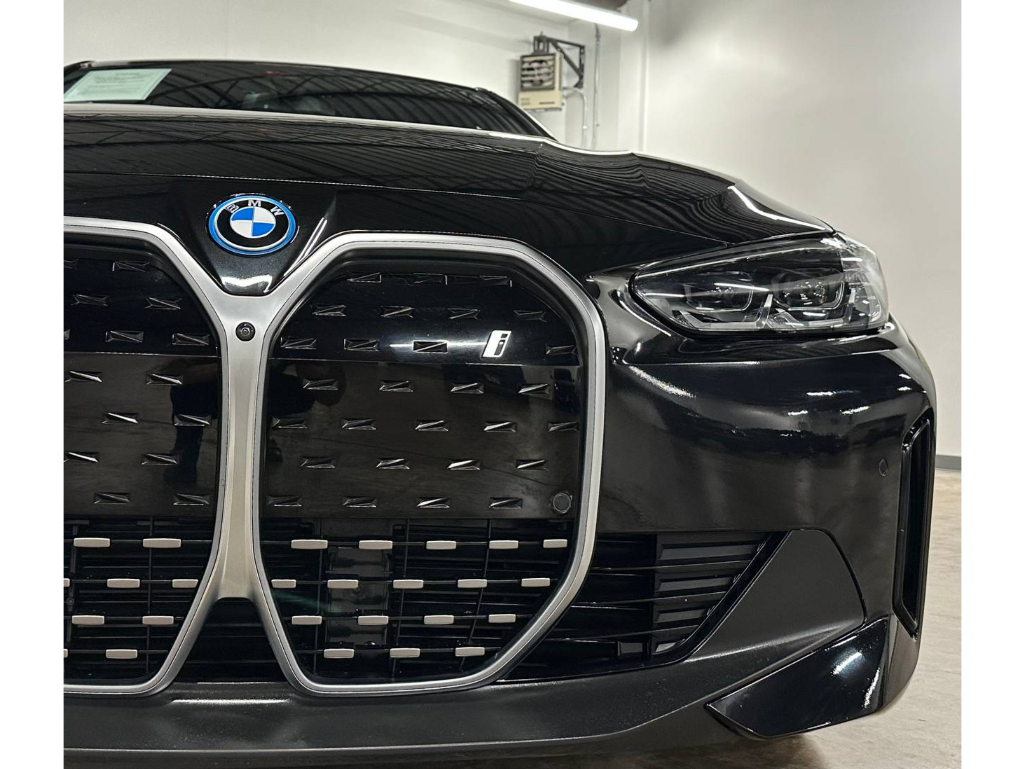 Used 2023 BMW i4 eDrive40 w/ Premium Package RWD image 5