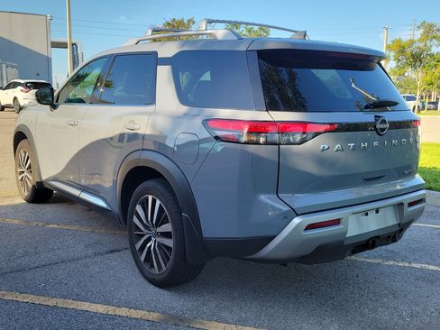 Certified 2025 Nissan Pathfinder Platinum w/ Cargo Package FWD image 4