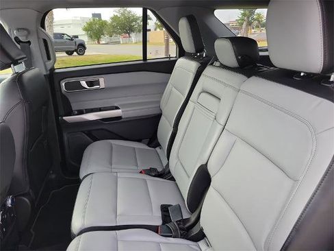 Certified 2021 Ford Explorer XLT w/ Equipment Group 202A image 10