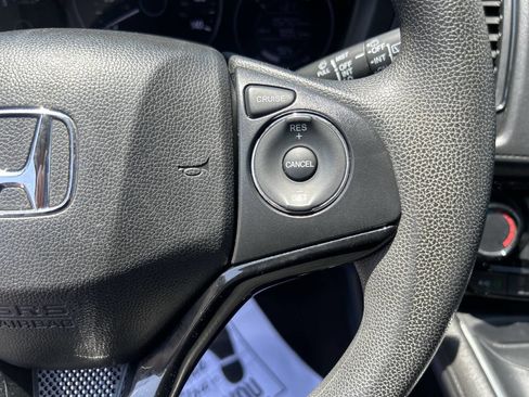 Used 2020 Honda HR-V LX image 16