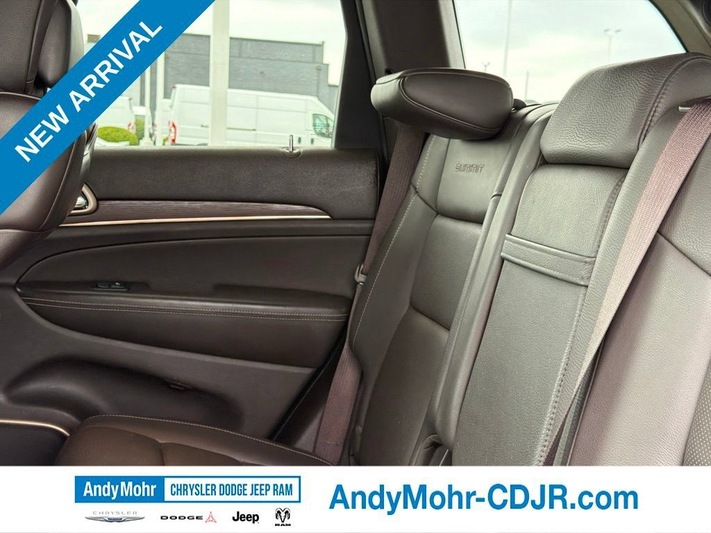 Used 2016 Jeep Grand Cherokee Summit AWD/4WD image 18