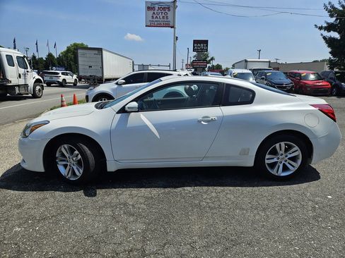 Used 2013 Nissan Altima 2.5 S w/ Premium Pkg FWD image 2