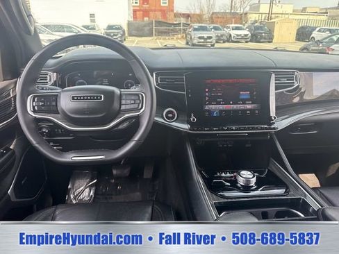 Used 2022 Jeep Wagoneer Series II AWD/4WD image 15