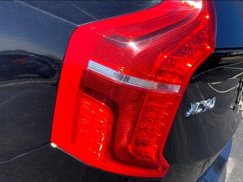 Certified 2023 Volvo XC90 B6 Plus w/ Protection Package image 26