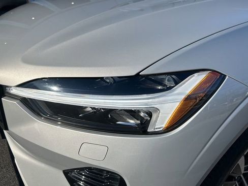 Certified 2025 Volvo XC60 B5 Plus image 8