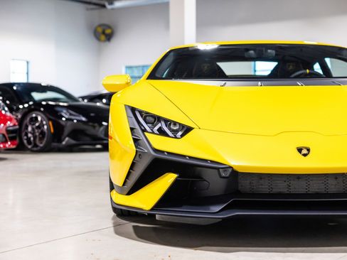 Used 2023 Lamborghini Huracan Tecnica RWD image 25