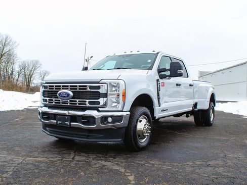 Used 2023 Ford F350 XLT image 11