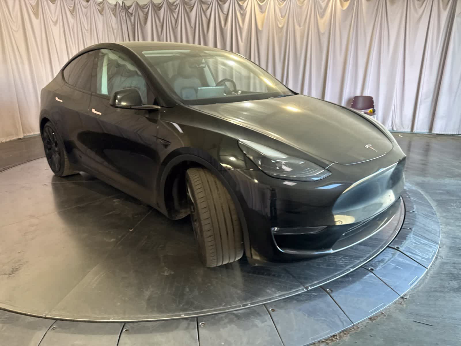 Used 2023 Tesla Model Y Performance AWD/4WD image 3