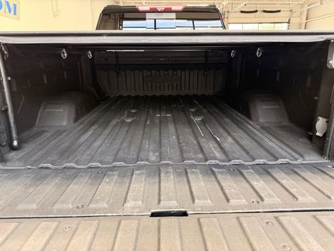 Used 2022 Chevrolet Silverado 2500 High Country w/ Z71 Off-Road Package image 8