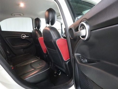 Used 2017 FIAT 500X Lounge w/ Advanced Safety Package FWD image 12