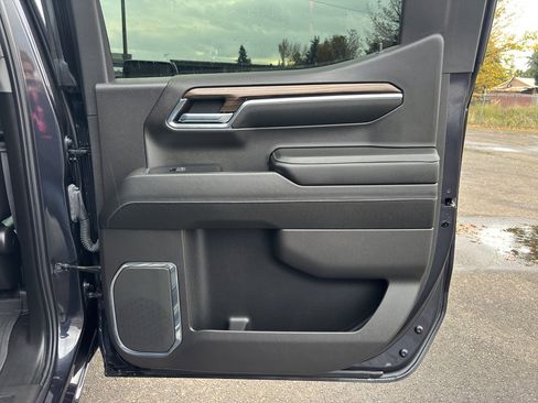 Used 2024 Chevrolet Silverado 1500 LT Trail Boss w/ LT Trail Boss Premium Package image 10