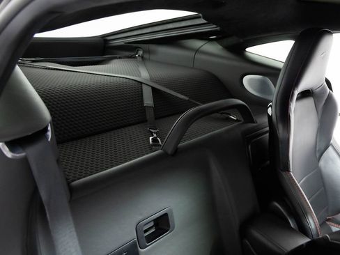 Used 2022 McLaren GT image 34