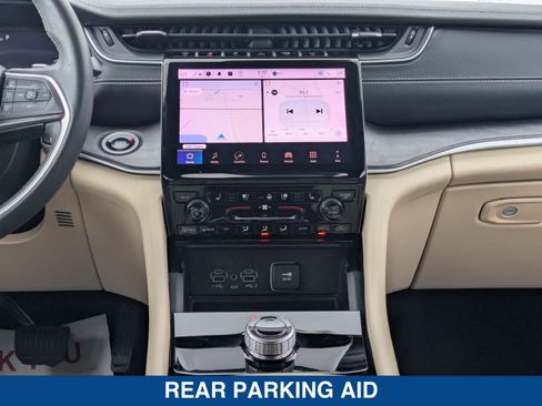 Used 2024 Jeep Grand Cherokee Limited w/ Luxury Tech Group II RWD image 20
