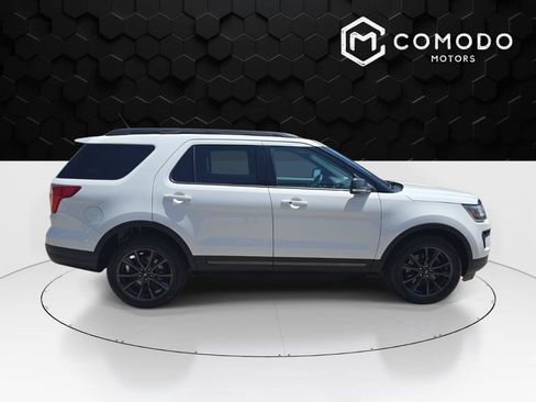 Used 2019 Ford Explorer XLT w/ XLT Sport Appearance Package AWD/4WD image 2