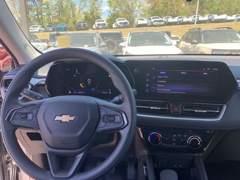 Used 2026 Chevrolet TrailBlazer LT w/ Driver Confidence Package image 24
