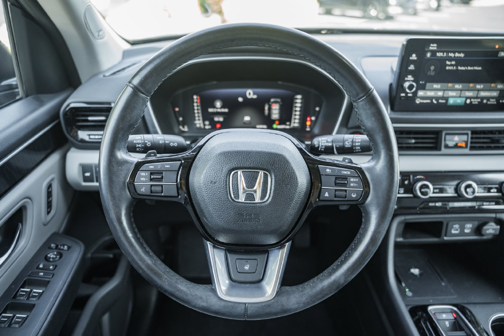 Used 2023 Honda Pilot Elite image 33