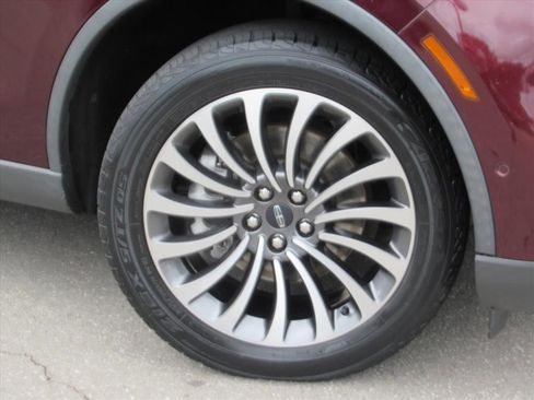 Used 2020 Lincoln Aviator Reserve w/ Equipment Group 201A image 7