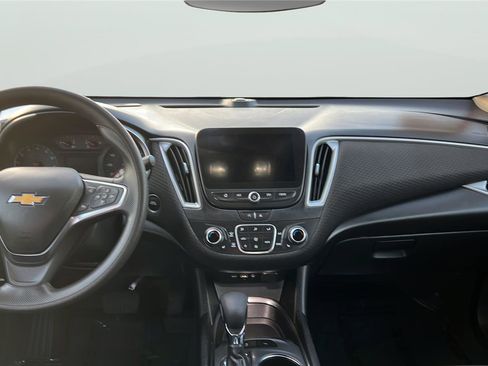 Used 2024 Chevrolet Malibu LT image 9