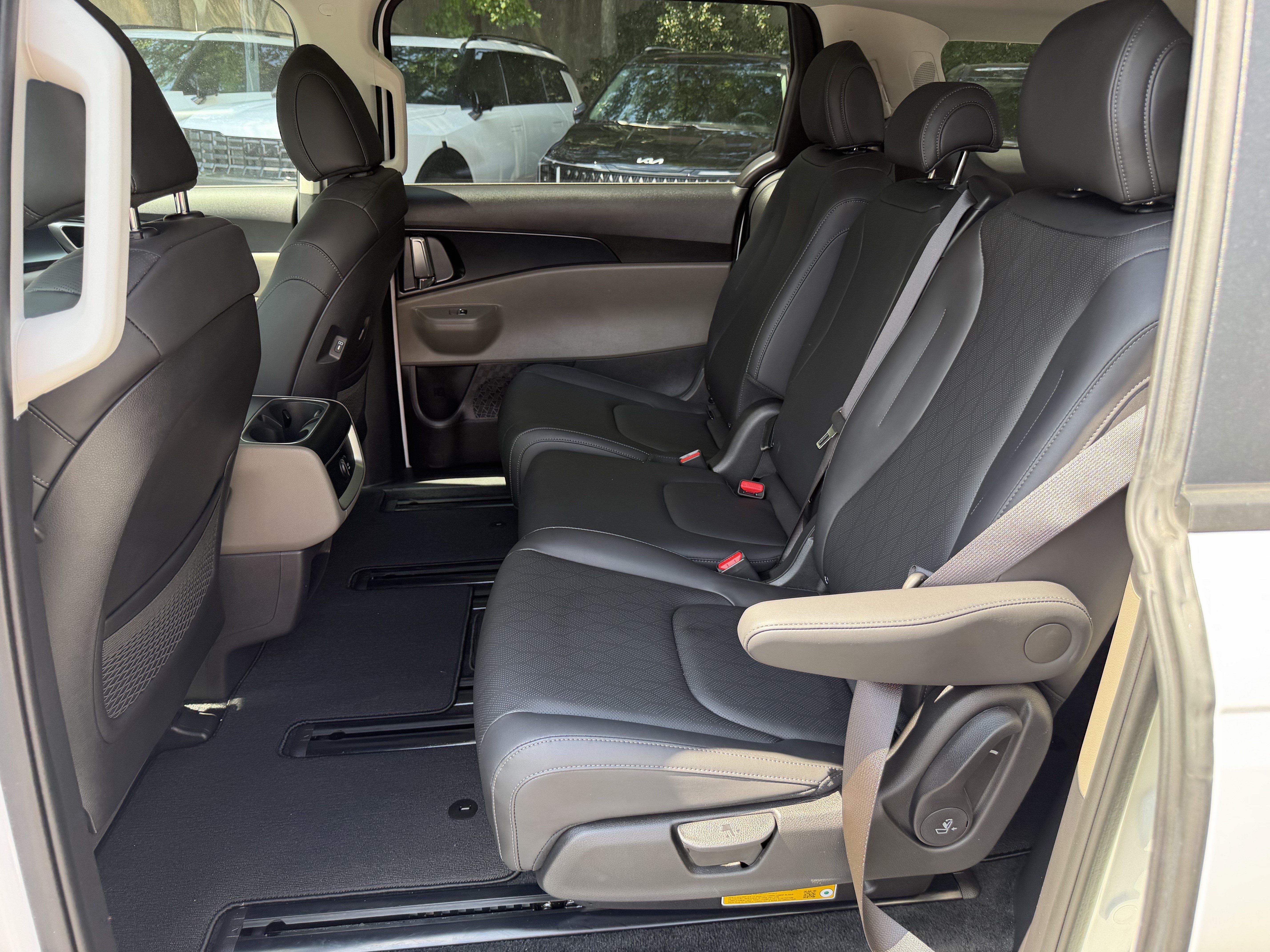 Certified 2026 Kia Carnival FWD image 19