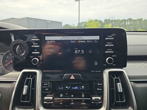 Used 2021 Kia Sorento S w/ Panoramic Sunroof Package AWD/4WD image 23