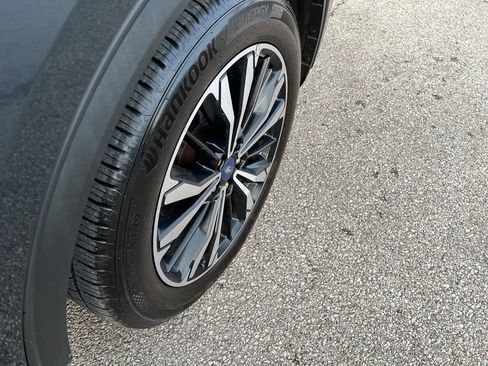 Used 2022 Ford Escape SE w/ SE Sport Appearance Package image 23