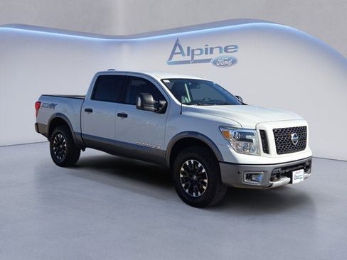 Used 2018 Nissan Titan PRO-4X w/ Pro-4x Convenience Package image 7