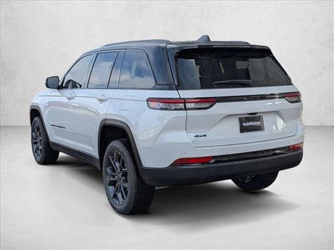 New 2025 Jeep Grand Cherokee Limited image 8