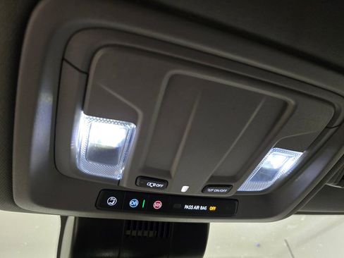 Used 2025 GMC Sierra 2500 SLE w/ SLE Value Package; AWD/4WD image 33